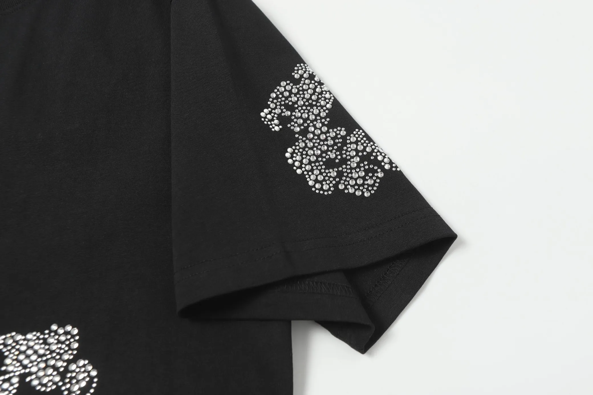 P104 205#DENIM TEARS Kapok European and American trendy brand high-quality crystal hot diamond short-sleeved suit Color: Black Gray Rose Red Size S-XL